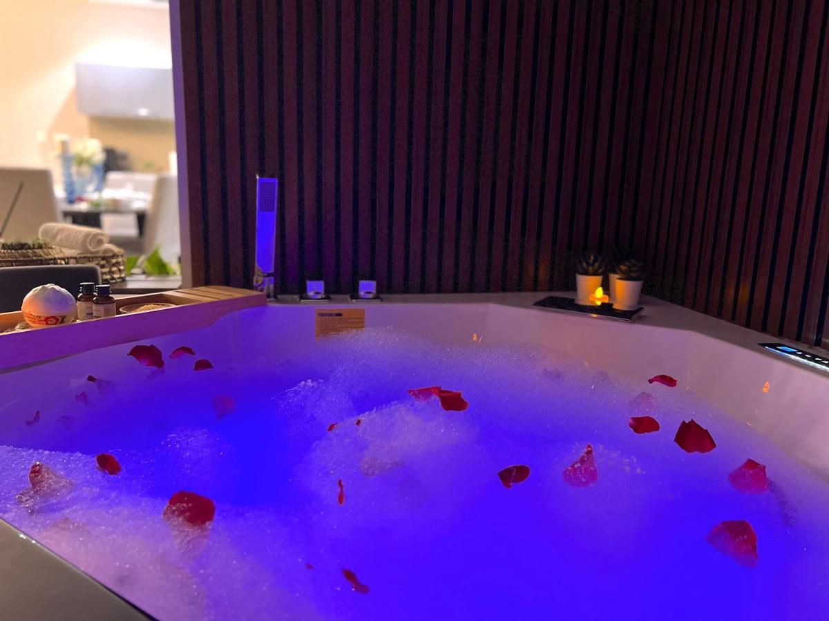 Stylish Apartment With A Jacuzzi Muscat Luaran gambar